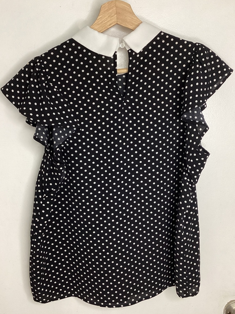 NWOT Black Polka Dot Ruffle Sleeve Blouse with White Peter Pan Collar L - Picture 6 of 10